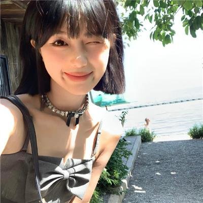 两个人一双手